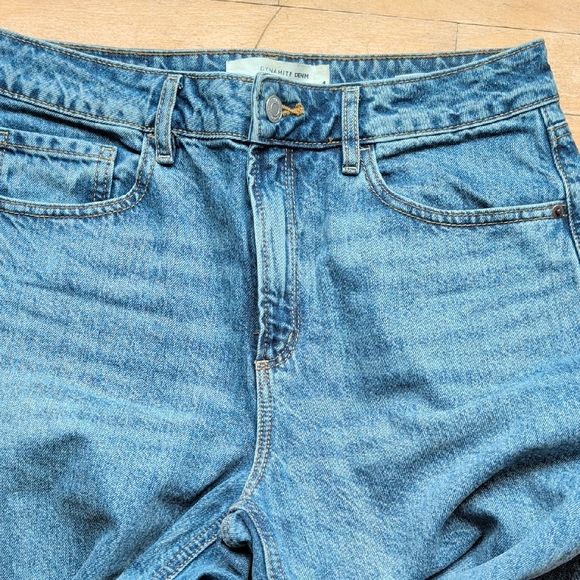Dynamite Women's Straight Jeans in Classic Blue - Picture 2 of 6